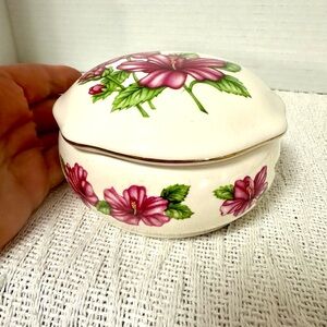 Vintage Rare Find Floral Porcelain Trinket Music Box 1996 San Francisco